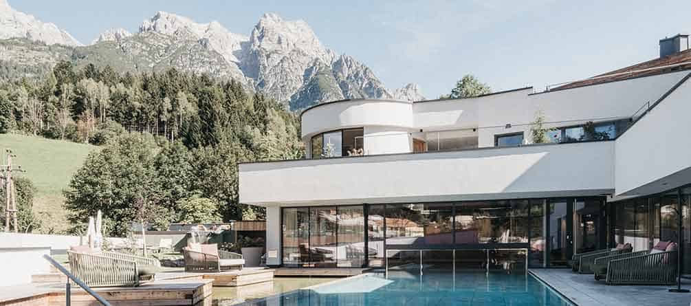 Wellness pur in unserer Unterkunft im Biohotel Rupertus Leogang mit Ausblick auf die Berge