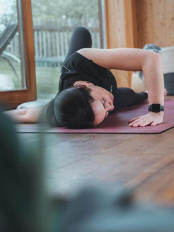 Yoga- und Natur-Retreat Lisa in einer Asana