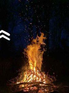 Mehr über den Artikel erfahren Lagerfeuer für einen bewussten Jahresabschluss